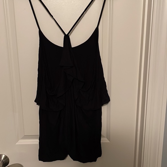 Black ruffle tank top - Picture 4 of 5